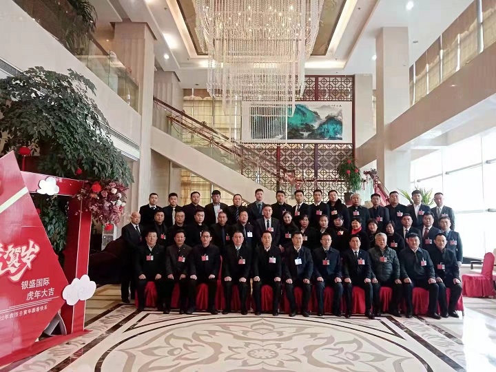 我公司董事長(zhǎng)王曉文，通過(guò)民主選舉成為菏澤市高新區(qū)人大代表